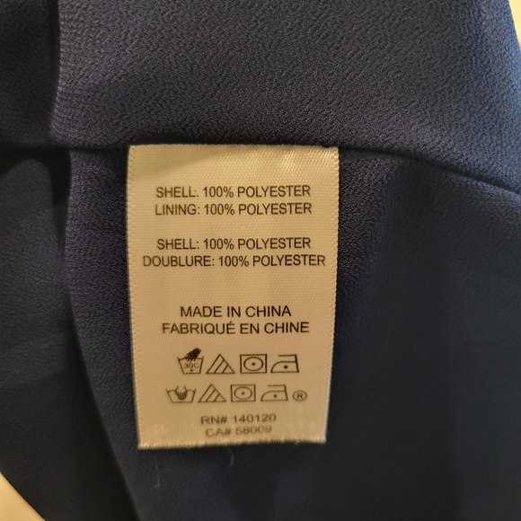 MAETTE WOMEN'S BLUE SLEEVELESS V NECK DESIGN TOP SIZE LARGE - Picture 8 of 10